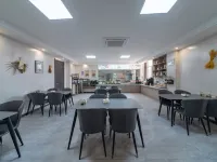 Saishang Qinyuan Village Business Hotel Hotels in Yanchi