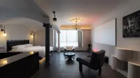 A shadow Hotel