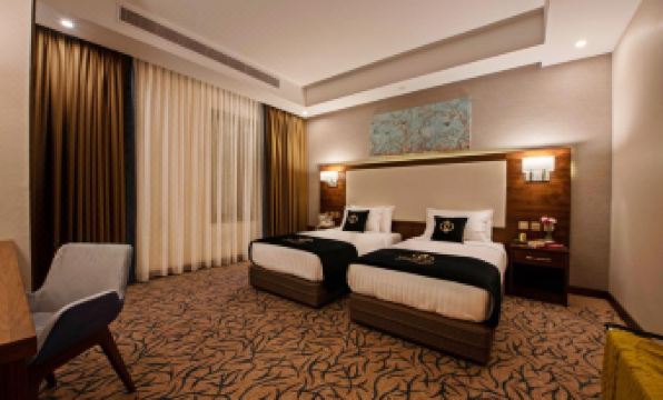 Sunday Emerald Hotel