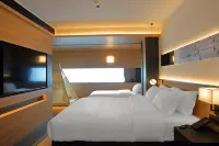 SFEEL Designer Hotel (Taoyangli Branch, People's Square, Jingdezhen) - Romantic