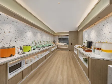 Liyi Hotel (Chongqing Bishan CBD Financial Street Xiuhu Park Branch) Отели рядом с достопримечательностью «Chongqing Machinery and Electronics Polytechnic College»