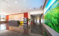 Yak Holiday HotelHoliday Hotel (Hongyuan Silver Pearl Square Branch)