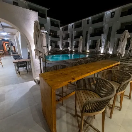 Diplomat Suites