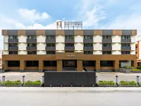 Rama 9 No.1 Hotel Hotels near Khlong Tan
