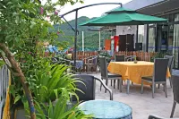 Huangguoshu I DO Art Hotel (1st Tourist Service Center, Huangguoshu Scenic Area) - bar