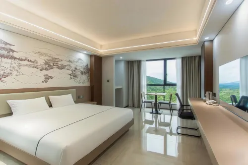 Haiyue Hotel (Sanjiang Trade City, Free Airport Shuttle, Self-Service Laundry)