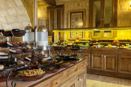 Kayakapi Premium Caves Cappadocia Отели рядом с достопримечательностью «Yunak Spa at Yunak Evleri Cave Hotel»