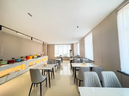 Home Inn Ruibo·Cloud Hotel (Tangshan Luanxian Railway Station Branch)