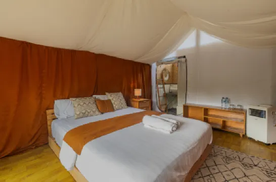 Camani Glamping Pura Penataran Pucak Gunung Kembar-Kenusut附近的飯店