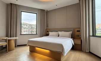 Chuanyue Lingshe Hotel (Sichuan University Mozhiqiao Subway Station)