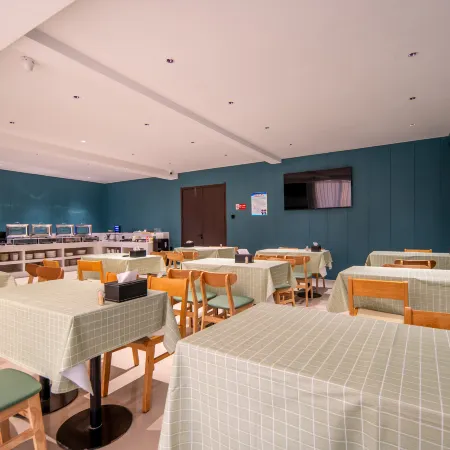 Grey Whale Smart Hotel (Boye Bus Station)