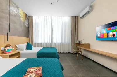 Datong Yongtai Chinese Inn (Datong Ancient City Heyang Gate Outer Square) Hotels near Datong Ancient City Wall