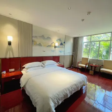 Wenfeng Hotel (Liaohe East Road)