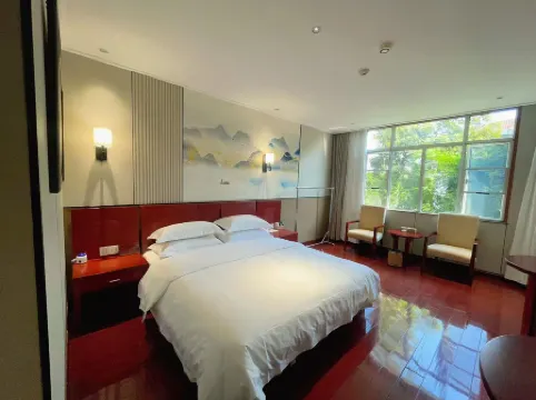 Wenfeng Hotel (Liaohe East Road)