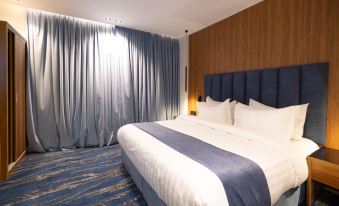 Blue Breeze Hotel