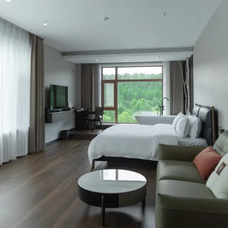 Genhe Aoluguya Right Bank Resort Hotel