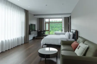Genhe Aoluguya Right Bank Resort Hotel Hotels near Aoluguya