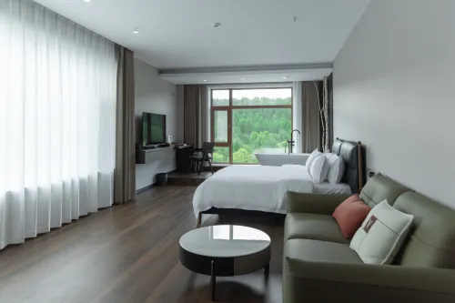 Genhe Aoluguya Right Bank Resort Hotel