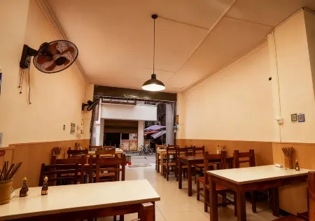 Yunmanlanxing Hotel (Tianmenshan Cableway Station Branch) Отели рядом с достопримечательностью «Tianmen Cave»