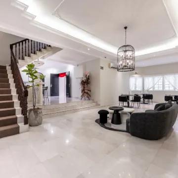 8 Concordia by YourSuperHost Hotels near Arulmigu Balathandayuthapani Temple ABT