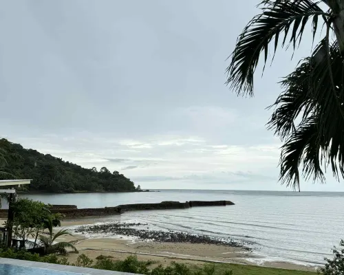 ไวท์เฮาส์ ใบลาน รีสอร์ท เกาะช้าง โรงแรมใกล้ท่าเรือบางเบ้า