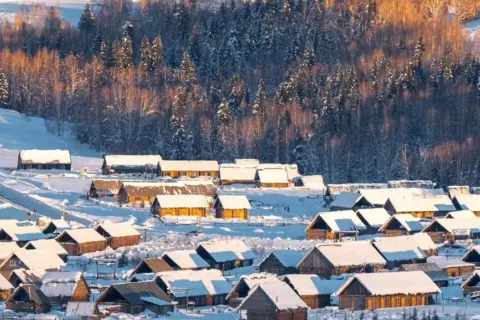 Big Pineapple  | Vintage French Snow Mountain View Resort Homestay (Kanas Scenic Area Branch)