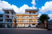Springside Vacation Villa | A Scenic Mountain Getaway Amidst the Clouds - Pysäköinti