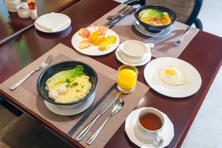 Centenio Kingdom Hotel Отели рядом со станцией Foshan West Railway Station