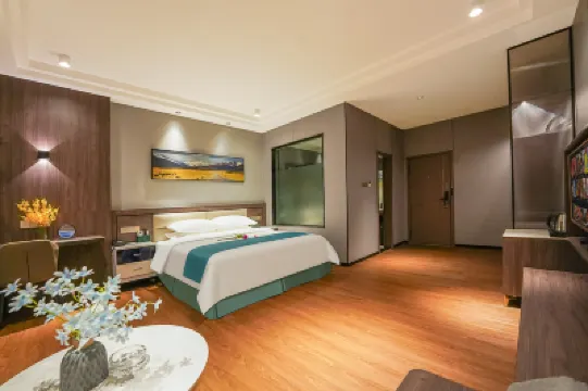 Fuhai Hotel (Shiqi Cultural Plaza Branch) Hotels near Xiaolong Park