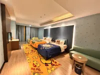 Qianmei International Hotel (Shaoguan Nanxiong Covered Bridge)