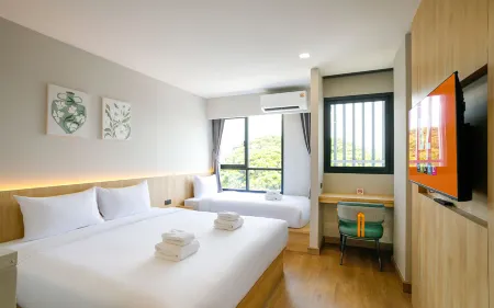 B2 Nakhon Pathom Premier Hotel Отели рядом с достопримечательностью «Computer Center Silapakorn University»