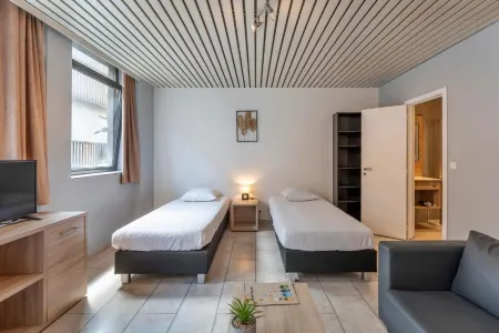 Condo Gardens Brussels Отели рядом с достопримечательностью «Дом Отрик»