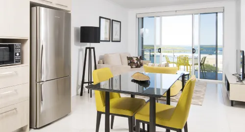 Riviera Mackay - balcony