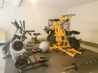 7 acre prvt estate, boat, pond, 16' Movie, Fishing - Gym