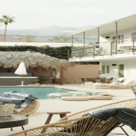 Luxury Suites with Private Amenities Palm Springs