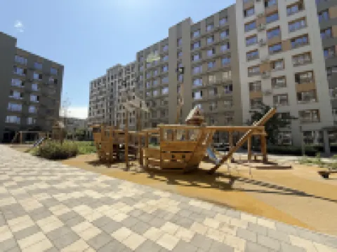 Elegant Meridian 41 Residence & Drinking Water