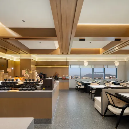 Quanzhou  West Street  Jiuyi Street  Atour Hotel Отели рядом с достопримечательностью «Мечеть Qingjing»