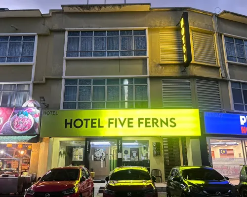 Five Ferns Hotel Bangi โรงแรมในบันดาร์ บารู บางี