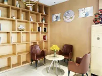 Impression·Baihe Hotel (Guangxi University & Nanning Railway Station Branch)