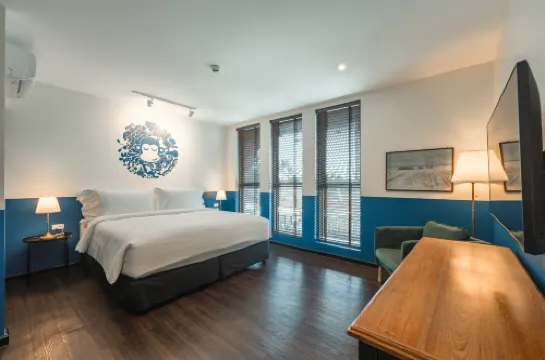 บลู มังกี้ บูทีค ในหาน บีช