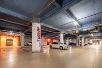 18 HOTEL - parking