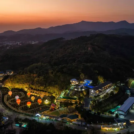 Fengji Xuanbi Banshan Homestay (Luofu Mountain Scenic Area Dadong Xuanbi Lake)