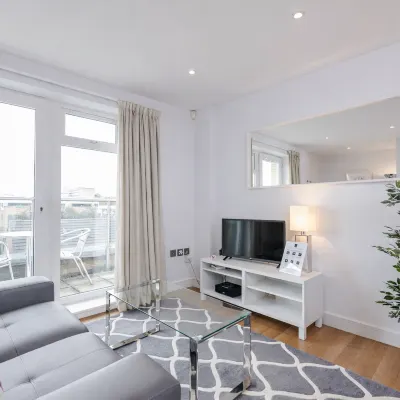 客房空間公寓飯店 - 阿伯特庭院飯店 薩里大學附近的飯店