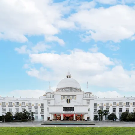 Grand Hotel Overseas Traders Club