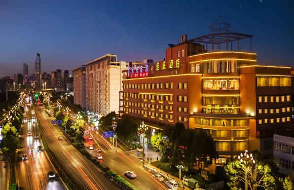 昆明朗威酒店（昆明站火車站雙橋夜市風情街店）