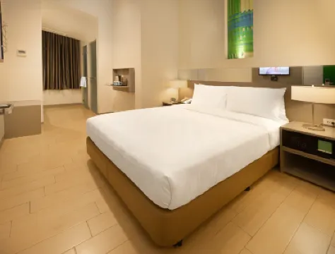 Go Hotels Ortigas Center Manila Hotels near Eton Emerald Lofts