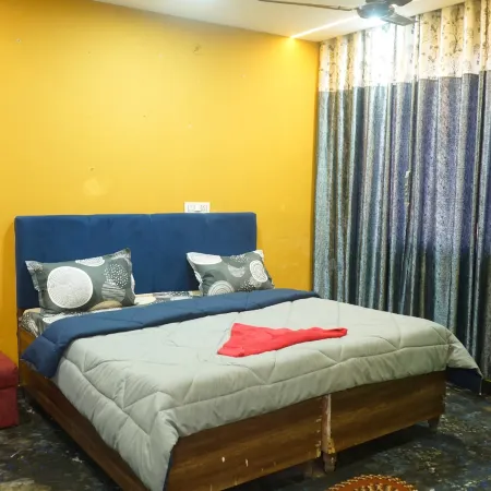 Hotel Konaaz Inn