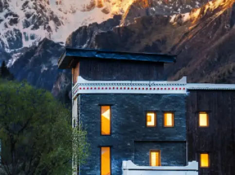 四姑娘山煙嵐雪岫・雪山の庭（長坪溝景区）
