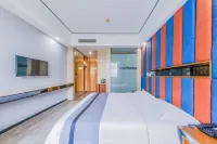 Huijing Jingyue Homestay (Zhanjiang Chikan Jinshawan) - Esports