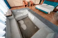 本溪無界樂活溪水樓溫泉度假民宿 - 溫泉